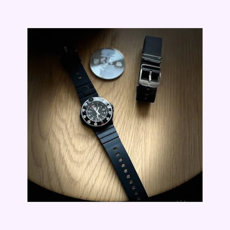 Luminox Watches Navy SEAL Original 3001 Heritage XS.3001.H.SET Upc: 7611382660206