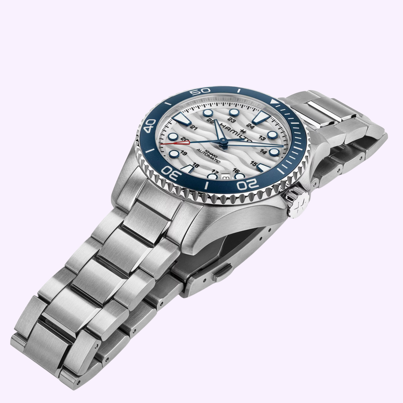 Hamilton Khaki Navy Scuba Auto 40mm H82425110 second angle view of stainless steel bracelet