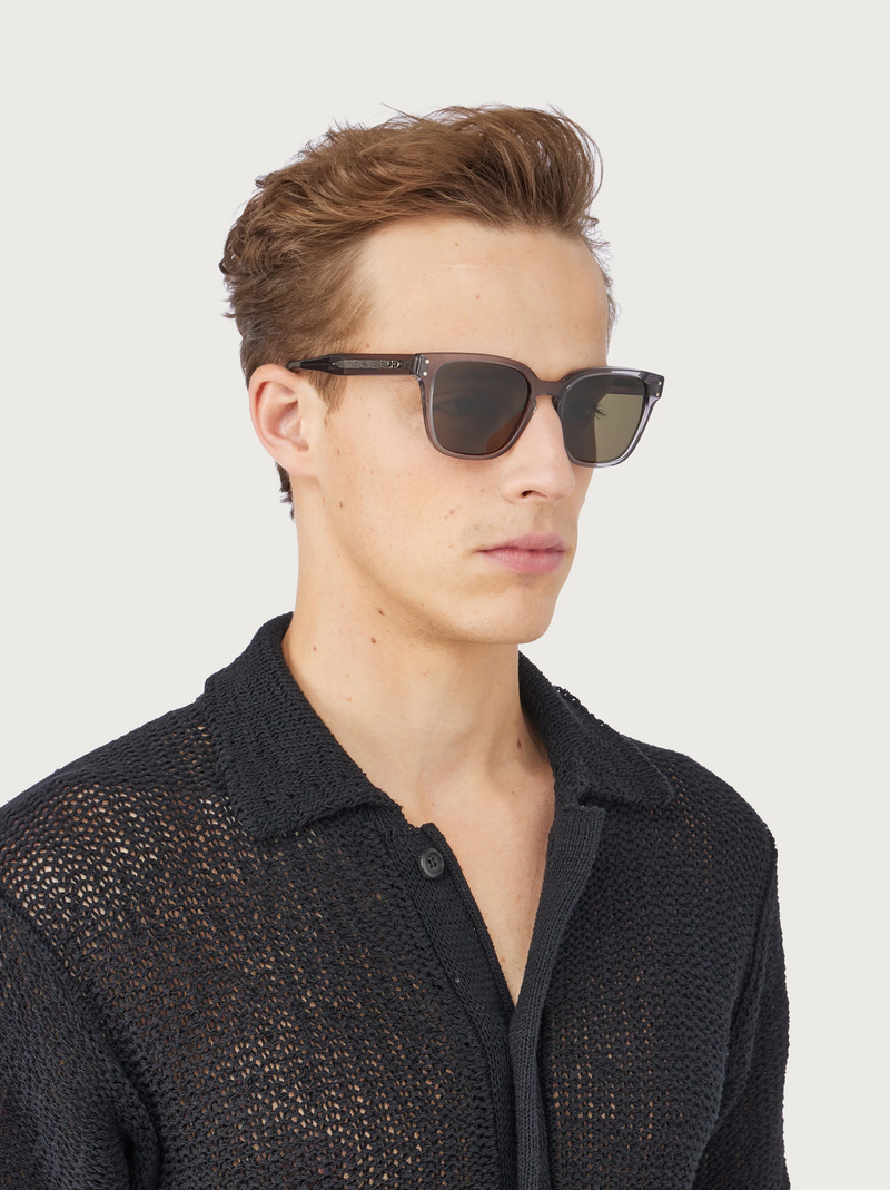 Salvatore Ferragamo SF1040S -020 / ÓCULOS DE SOL CINZA TRANSPARENTE